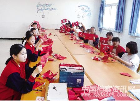 杨紫又一都市剧来了,三位帅哥齐聚,俊男靓女超吸睛